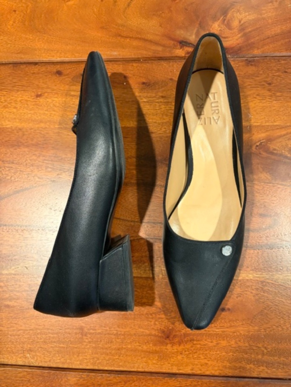 Women’s Black Naturalizer dress flats